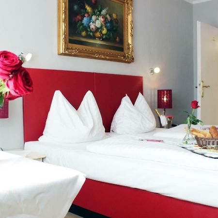 Stadthotel Restaurant Auerhahn Vöcklabruck المظهر الخارجي الصورة