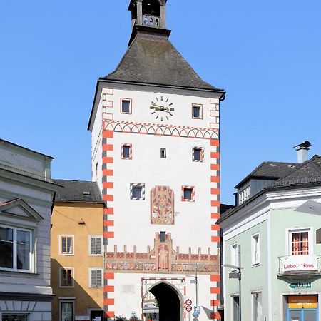 Stadthotel Restaurant Auerhahn Vöcklabruck المظهر الخارجي الصورة