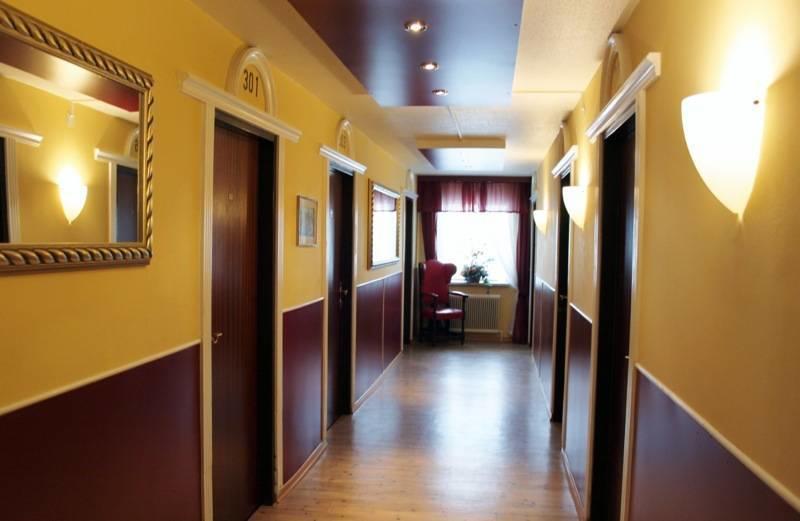 Stadthotel Restaurant Auerhahn Vöcklabruck المظهر الخارجي الصورة