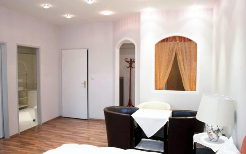 Stadthotel Restaurant Auerhahn Vöcklabruck المظهر الخارجي الصورة