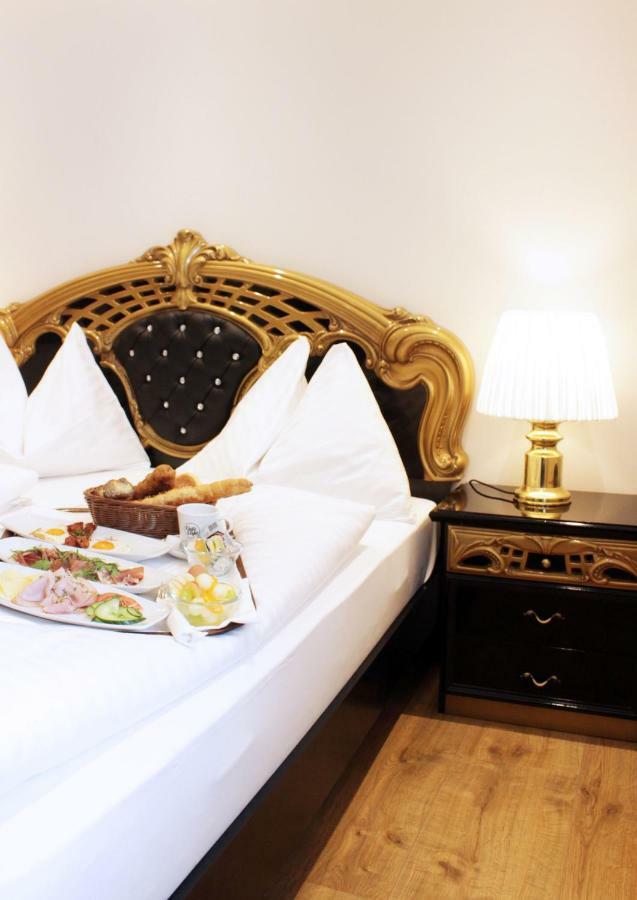Stadthotel Restaurant Auerhahn Vöcklabruck المظهر الخارجي الصورة