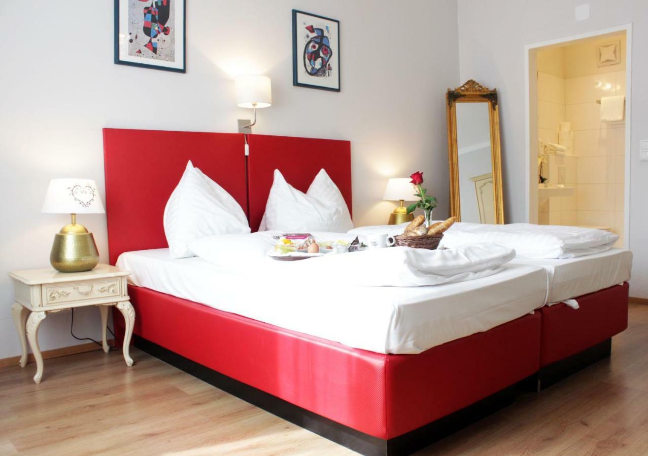 Stadthotel Restaurant Auerhahn Vöcklabruck المظهر الخارجي الصورة